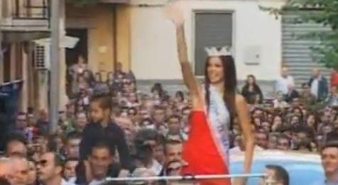 _02ott2011sinopolifesteggia_missitaliastefania_bivone006jpg.jpg